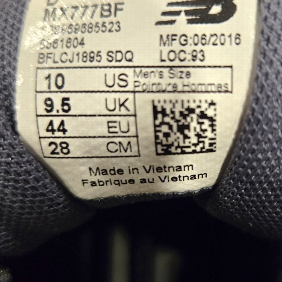 New Balance Men's Black Running Shoes - Picture 6 of 12
